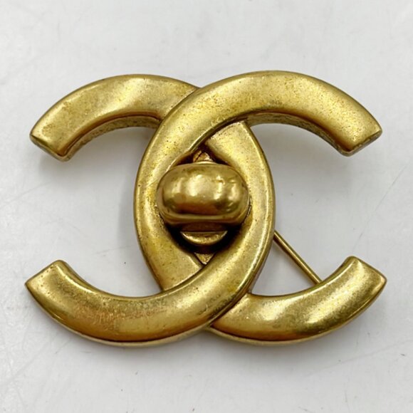 Chanel Vintage Turnlock Coco Mark Brooch Gold Golden Metallic - Picture 1 of 5